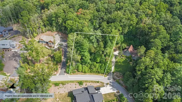 61 Crossings CIR #23, Fairview, NC 28730