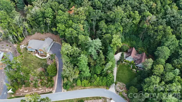 61 Crossings CIR #23, Fairview, NC 28730