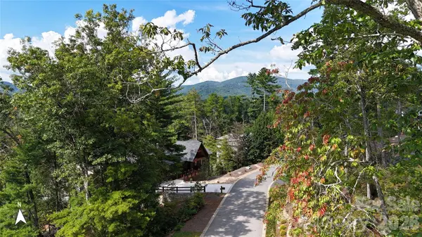 61 Crossings CIR #23, Fairview, NC 28730