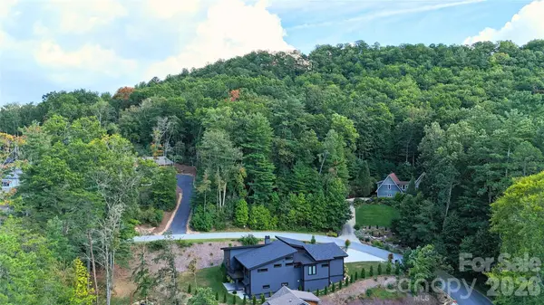 61 Crossings CIR #23, Fairview, NC 28730