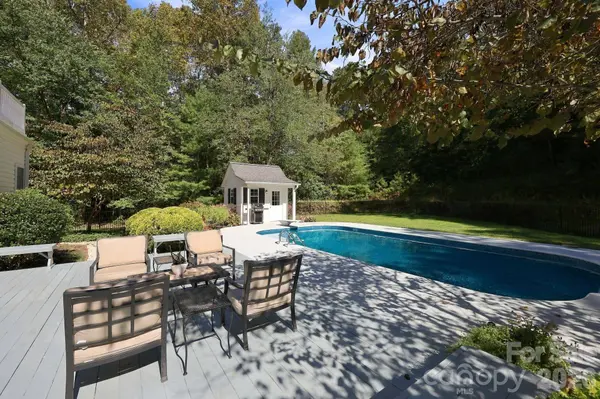 25 Jonathan Creek DR, Etowah, NC 28729