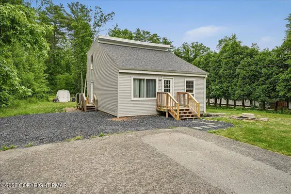 3084 Pleasant View DR, Kunkletown, PA 18058