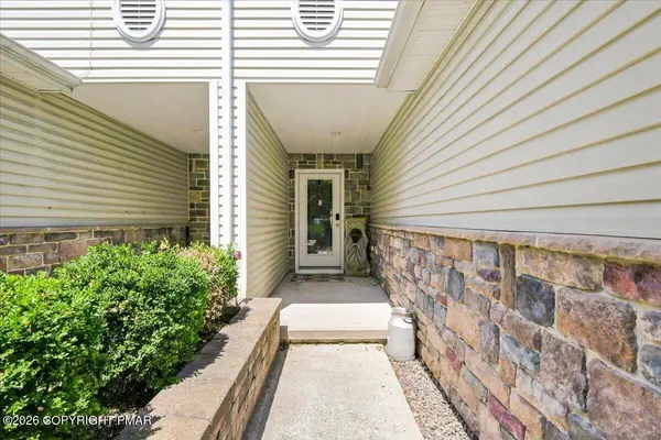 134 Sciota Garden RD, Sciota, PA 18354