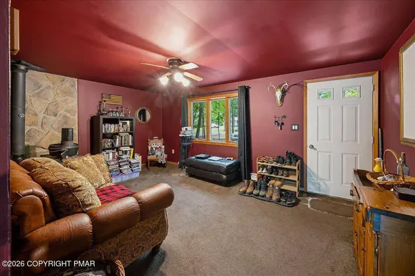 105 Lenape TRL, Albrightsville, PA 18210