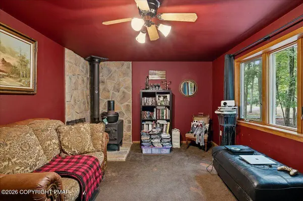 105 Lenape TRL, Albrightsville, PA 18210