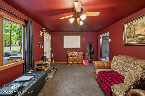 105 Lenape TRL, Albrightsville, PA 18210