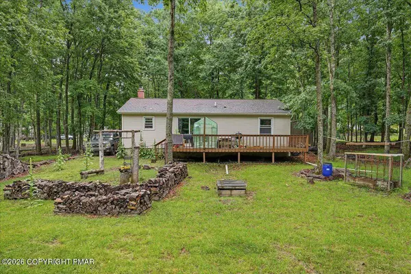 105 Lenape TRL, Albrightsville, PA 18210