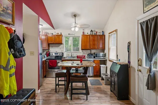 1280 Glenbrook RD, Bartonsville, PA 18321
