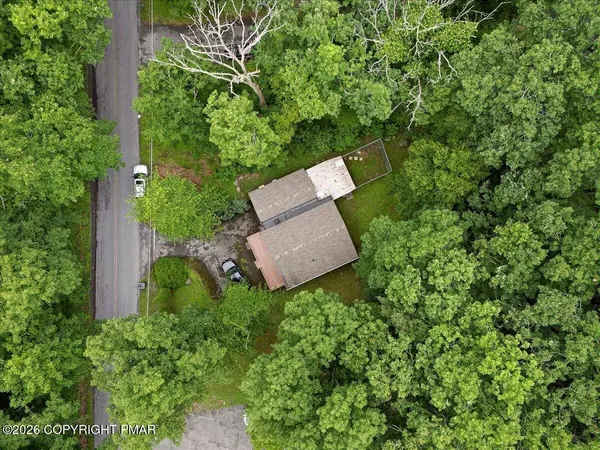1280 Glenbrook RD, Bartonsville, PA 18321