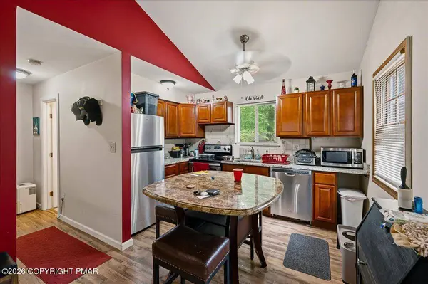 1280 Glenbrook RD, Bartonsville, PA 18321
