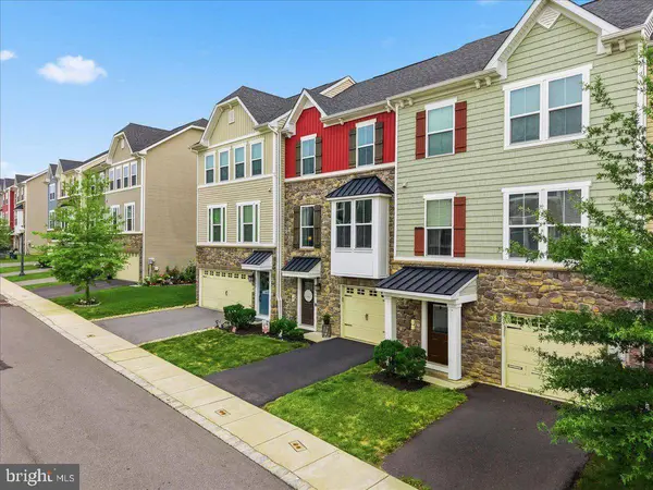 2396 EMANUEL CT, Easton, PA 18045