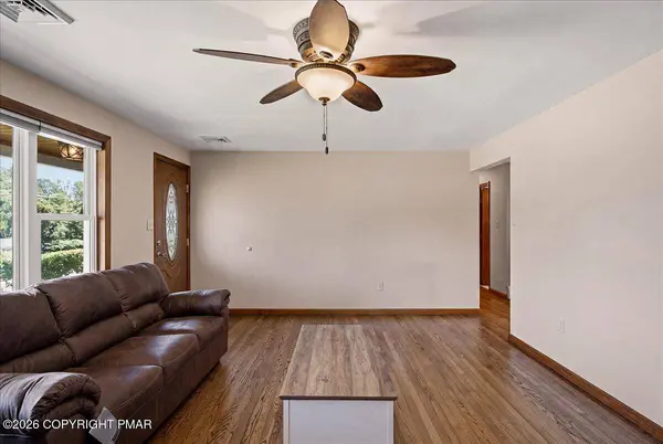 236 Shine Hill RD, Henryville, PA 18332