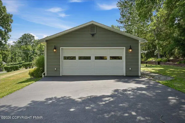 236 Shine Hill RD, Henryville, PA 18332
