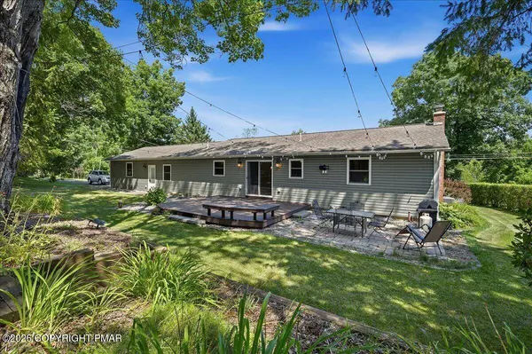 236 Shine Hill RD, Henryville, PA 18332