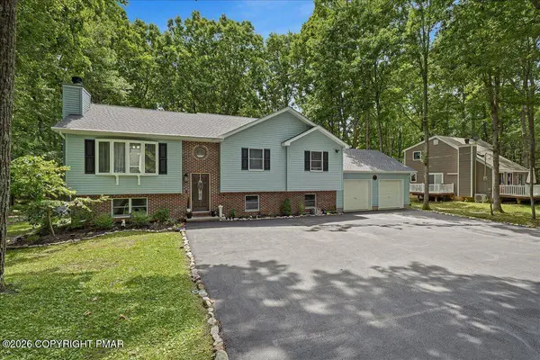 2145 Sassafras LN, Kunkletown, PA 18058
