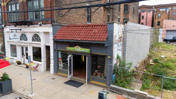 1821 Elm St