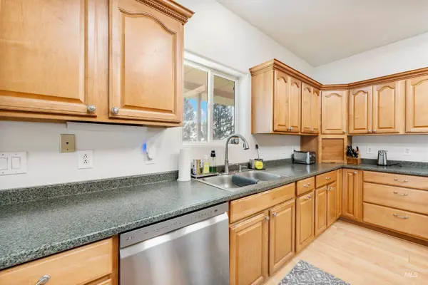 5530 E Tower Lane, Caldwell, ID 83607