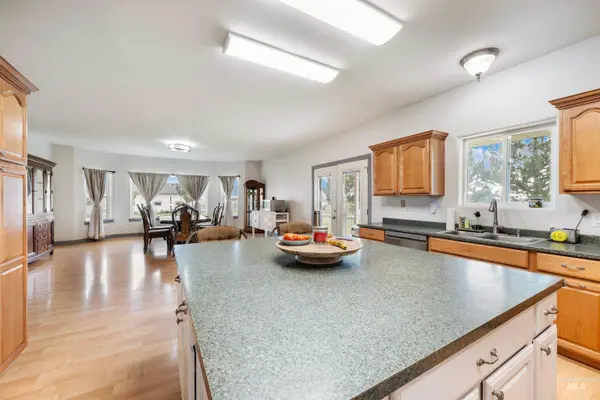 5530 E Tower Lane, Caldwell, ID 83607
