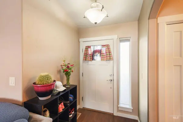638 W Test Ct, Kuna, ID 83634