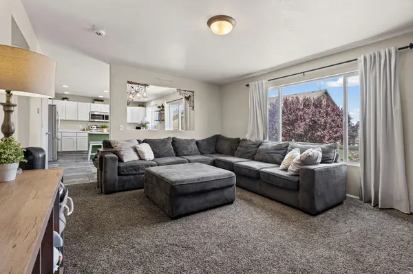 8848 N FRANKLIN DR, Eagle Mountain, UT 84005