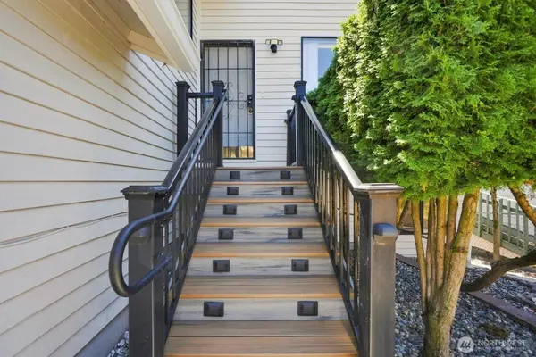 1011 N 28th PL, Renton, WA 98056