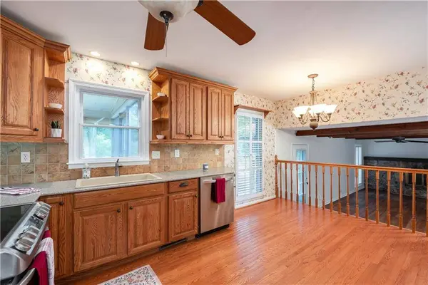 721 Dorsey CIR SW, Lilburn, GA 30047