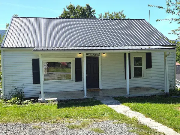 74 Hillcrest Dr, Peterstown, WV 24963-1101