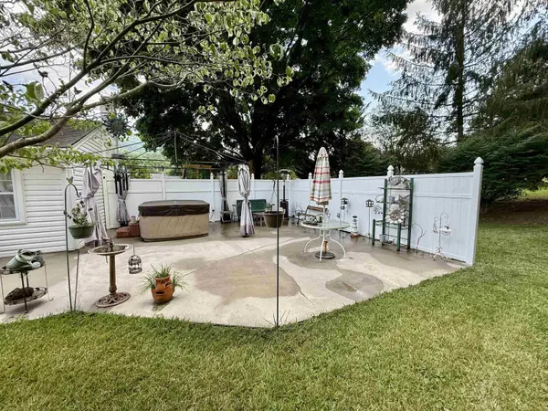 114 Orchard DR, Narrows, VA 24124