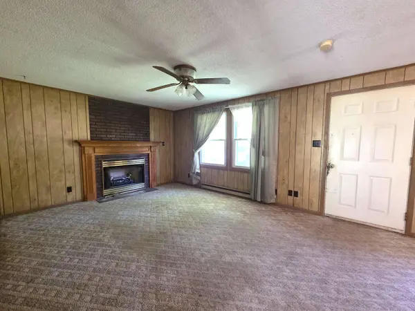 1210 Wolf Creek RD, Narrows, VA 24124