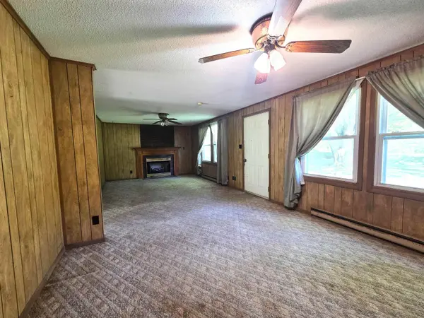 1210 Wolf Creek RD, Narrows, VA 24124