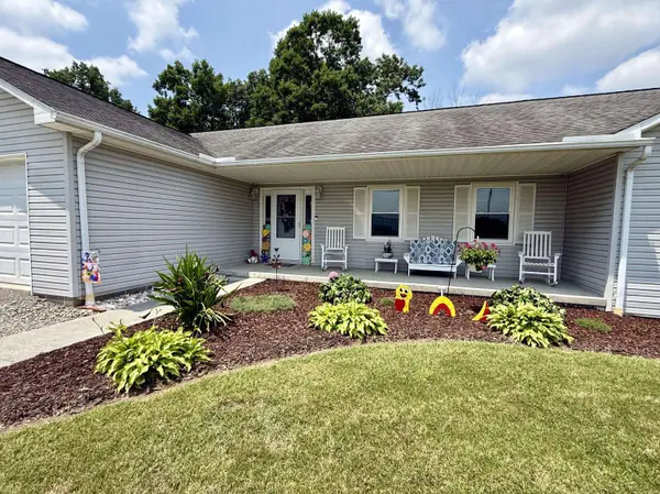 2739 Ballard-Red Sulphur Pkwy, Peterstown, WV 24963