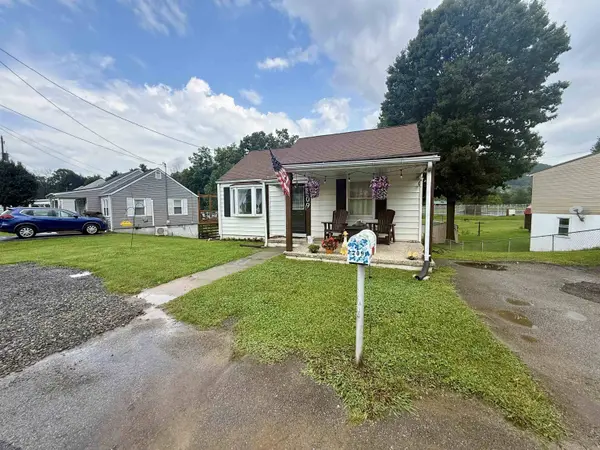 709 Woodland RD, Rich Creek, VA 24147