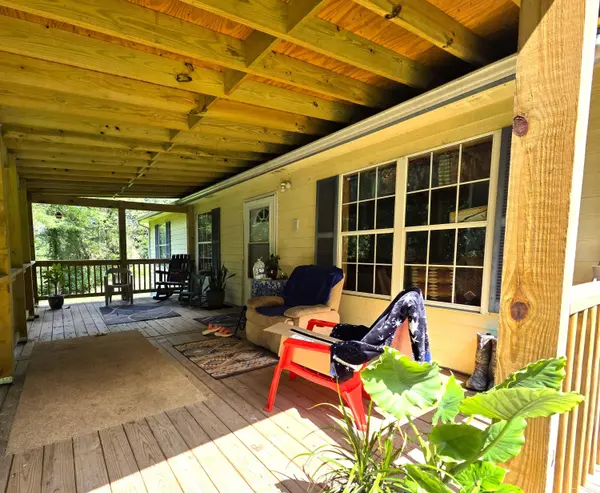 8060 Pine Grove Rd, Ballard, WV 24918
