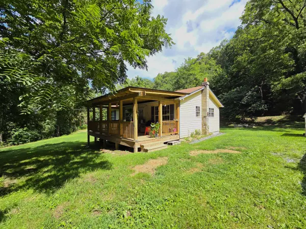 8060 Pine Grove Rd, Ballard, WV 24918