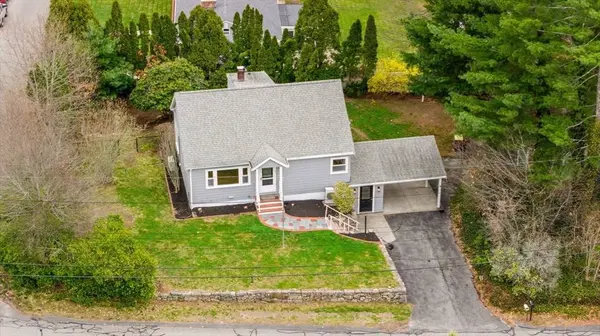 9 Burt St, Acushnet, MA 02743