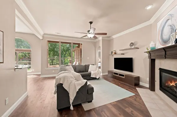 2510 Kodiak CIR, Euless, TX 76039