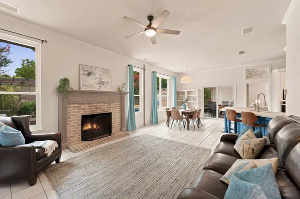 428 Arbor Lawn DR, Burleson, TX 76028