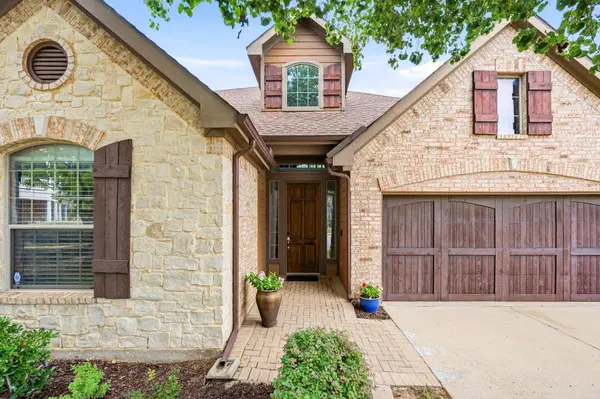 2510 Kodiak CIR, Euless, TX 76039