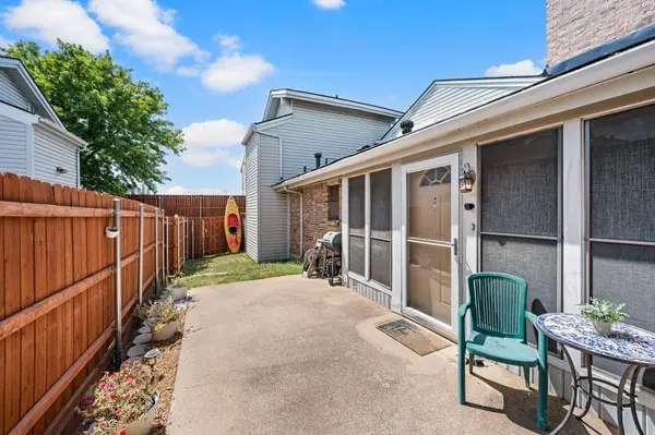 2541 Shady Ridge DR #C, Bedford, TX 76021