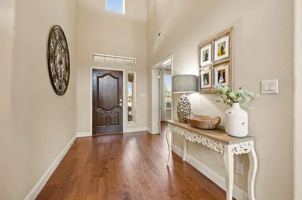 325 Little John CT, City, TX 76179