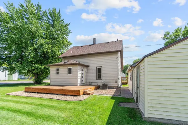 720 Fir AVE, Bird Island, MN 55310