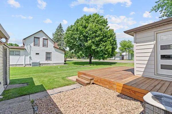 720 Fir AVE, Bird Island, MN 55310