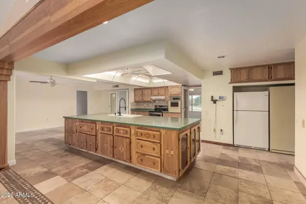 9702 W BRANDING IRON Drive, Sun City, AZ 85351