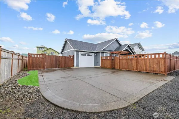 1116 Ocean Shores BLVD SW, Ocean Shores, WA 98569