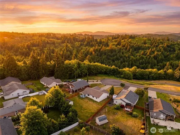 19 Timber LN, Elma, WA 98541