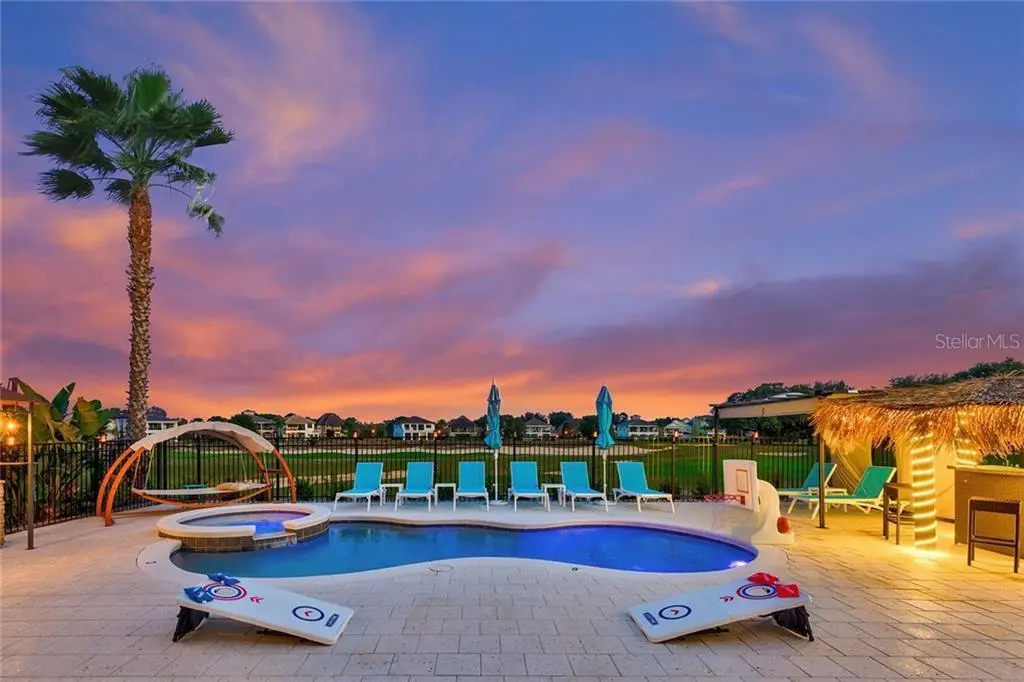 Reunion Pool
