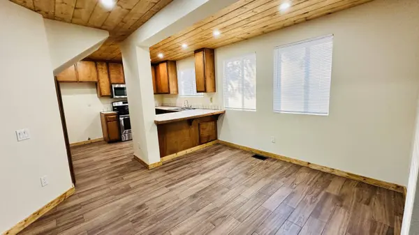 54315 Pine Crest AVE, Idyllwild, CA 92549