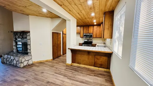 54315 Pine Crest AVE, Idyllwild, CA 92549