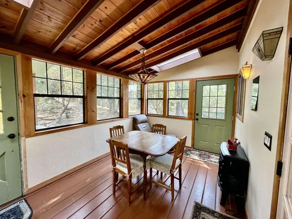 52735 Sugar Pine DR, Idyllwild, CA 92549