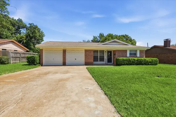 8804 Myra ST, White Settlement, TX 76108